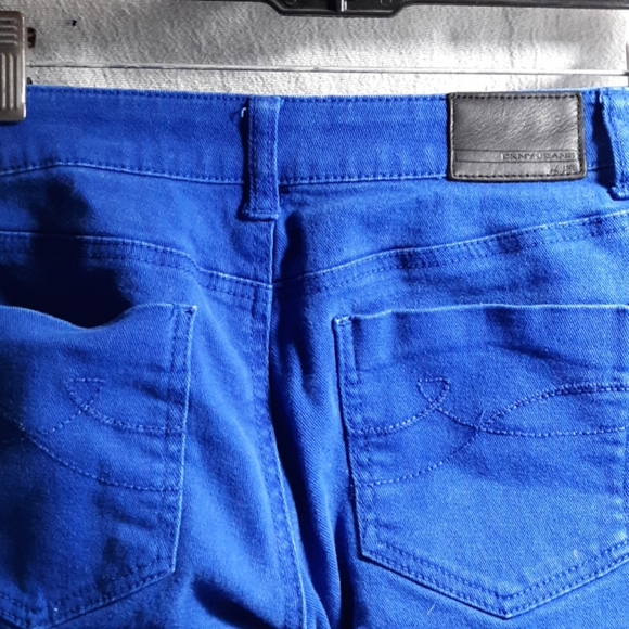 DKNY Jeans - Picture 3 of 4